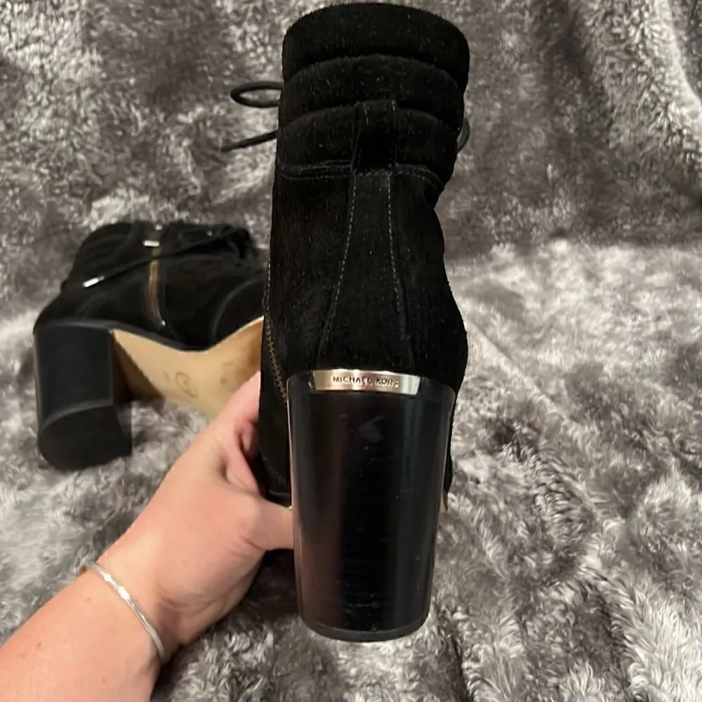 Michael Kors Black Thatcher Womens Lace-Up Suede Ankle Combat Boots Size 8M